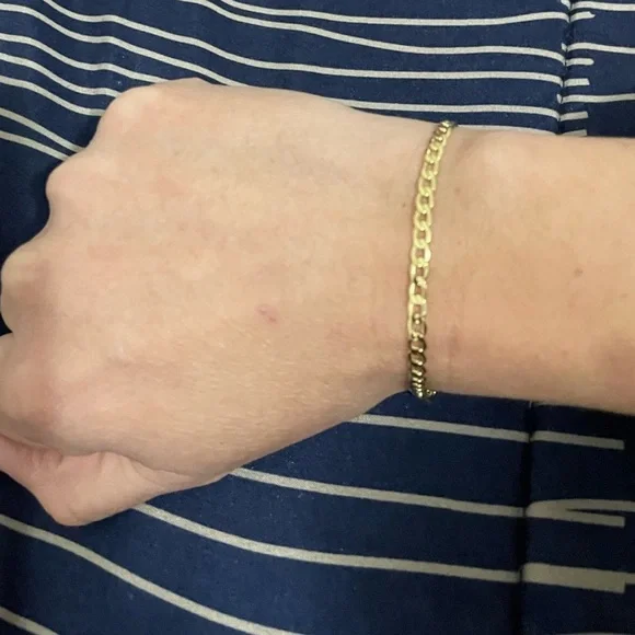 Gold Figaro Link Bracelet for Women - Picture 6 of 6